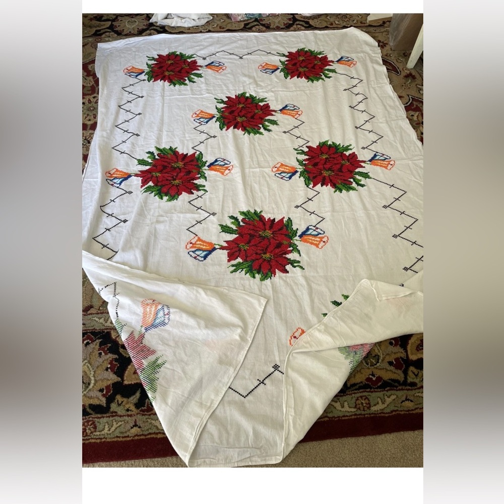 tablecloth Embroidered Vintage Table Cloth 60x80” Christmas tablecloth
